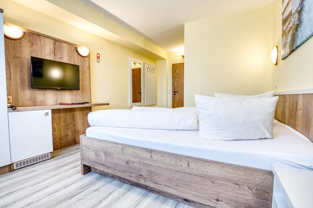 Hotel Kiebitz An Der Ostsee Бёргеренде-Ретвиш Экстерьер фото