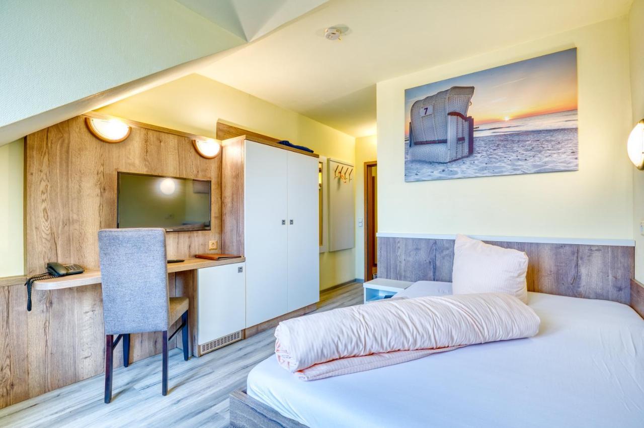 Hotel Kiebitz An Der Ostsee Бёргеренде-Ретвиш Экстерьер фото