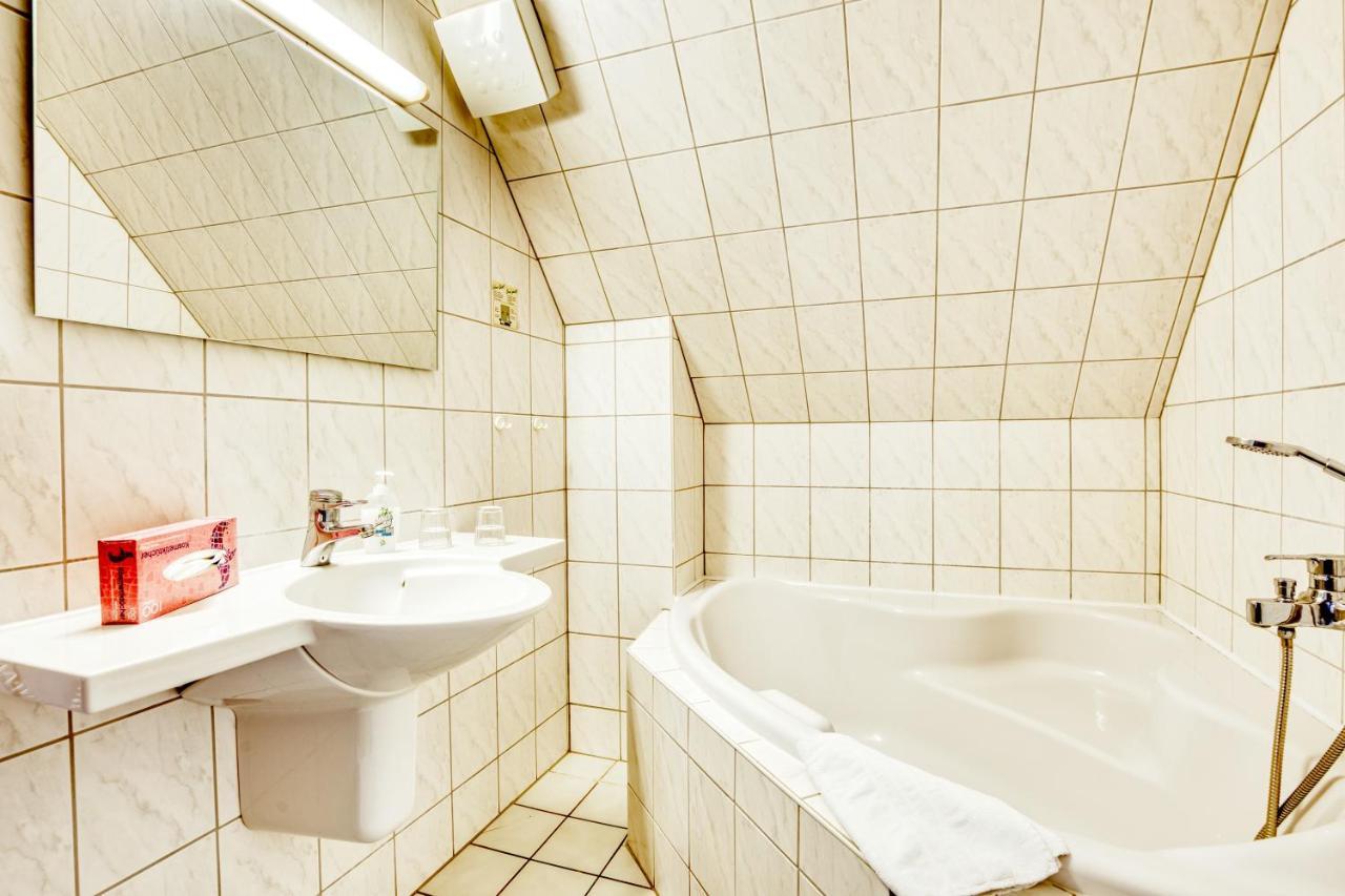 Hotel Kiebitz An Der Ostsee Бёргеренде-Ретвиш Экстерьер фото