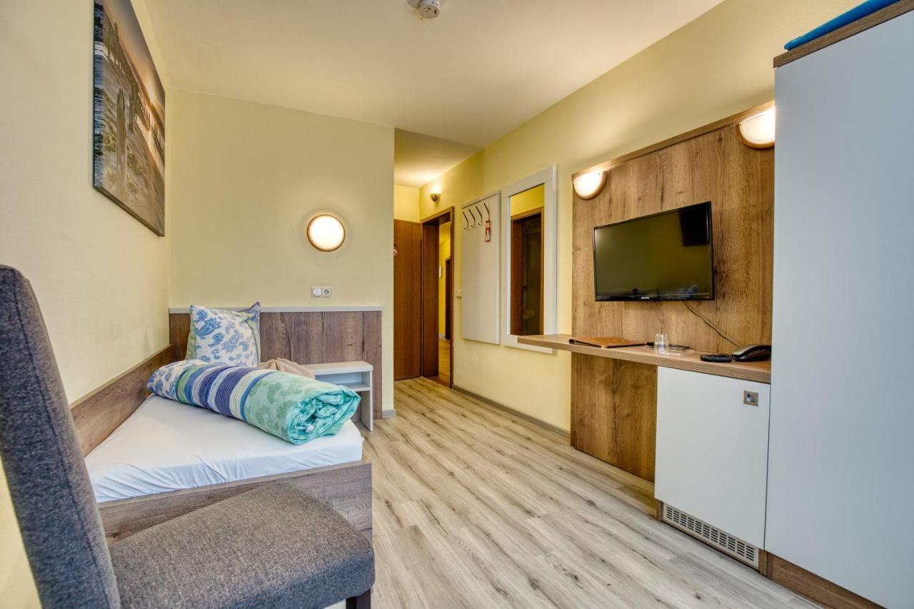 Hotel Kiebitz An Der Ostsee Бёргеренде-Ретвиш Экстерьер фото